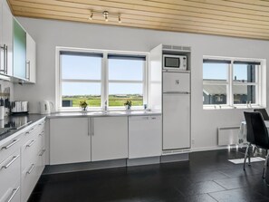 Fridge, microwave, oven, dishwasher - "Sinica" - 1.4km from the sea by Interhome (Løkken)