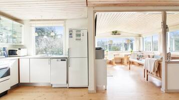 Réfrigérateur, micro-ondes, four, lave-vaisselle