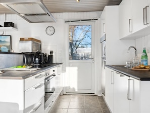 Refrigerador, microondas, horno y lavavajillas 