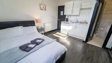 Studio | Bügeleisen/Bügelbrett, kostenloses WLAN, Bettwäsche