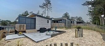 Luxury Chalet, Heated Pool, WiFi, Parking, 6 Guests