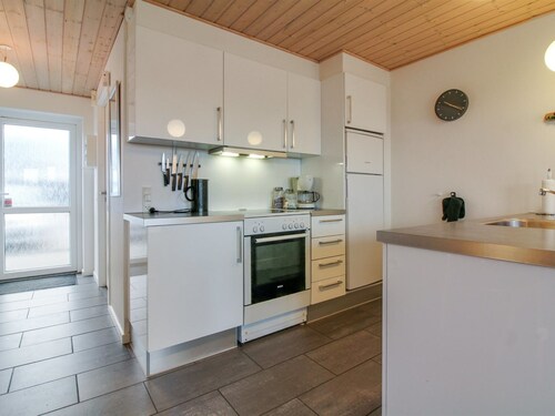 "Hariett" - 900m from the sea by Interhome