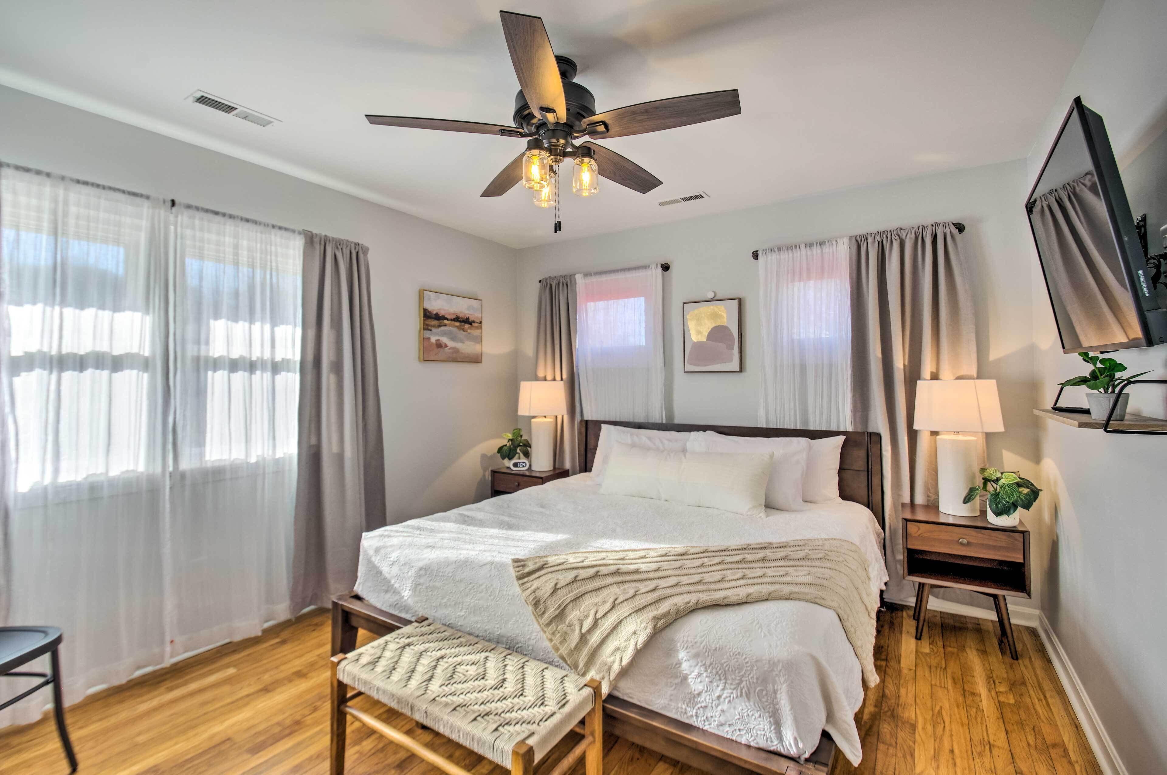 3 bedrooms, iron/ironing board, travel crib, free WiFi