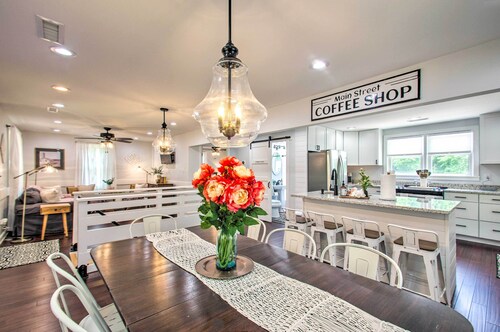 Comfortable 3-bedroom, 2-bath farmhouse-style home with three king bedrooms. Enjoy a fully equipped kitchen, spacious living areas, and a peaceful setting near wineries, trails, and scenic drives—ideal for families, couples, or relaxed group stays.