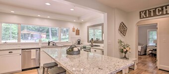 A spacious 5-bedroom, 3.5-bath home designed for relaxed winter gatherings. With multiple living areas, a large kitchen for shared meals, and plenty of room to spread out, The Wine Cottage is ideal for families or friends gathering near Nelson 151.