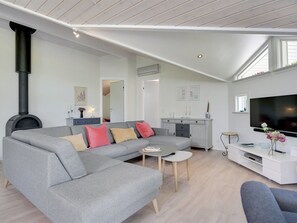 TV, fireplace - "Waltraud" - 500m from the sea by Interhome (Ørsted)