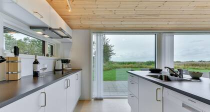 "Tindra" - 30m to the fjord by Interhome