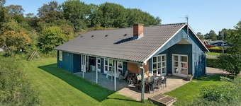 "Farnke" - 600m from the sea by Interhome