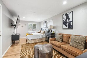 4 chambres, fer et planche à repasser, Wi-Fi gratuit, draps fournis