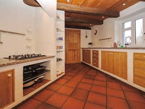 Refrigerador, microondas, horno y lavavajillas