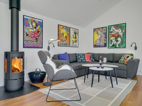 Télévision, cheminée