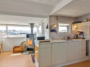 Fridge, dishwasher, cookware/dishes/utensils