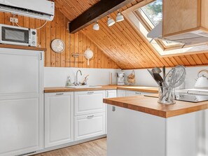 Fridge, dishwasher, cookware/dishes/utensils