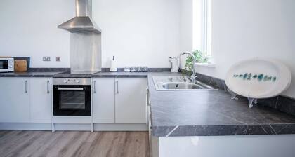 Beach View - 2 Bed Apartment - Llanelli