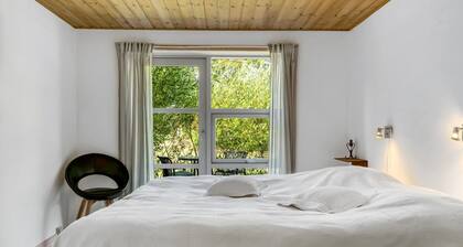 "Rebecca" - 1.5km from the sea by Interhome