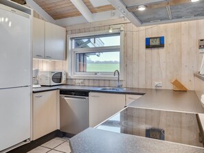 Kühlschrank, Mikrowelle, Ofen, Geschirrspüler