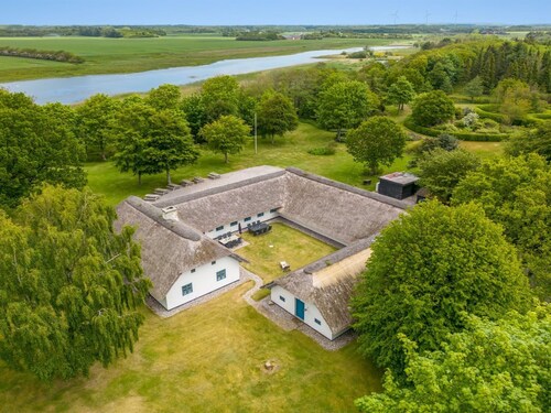 "Tatiane" - 10km from the sea by Interhome