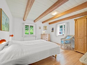 9 bedrooms, WiFi