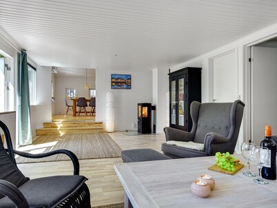 "Tannie" - 300m from the sea by Interhome