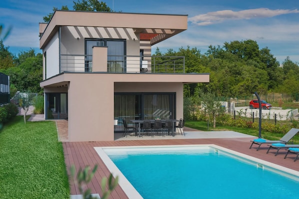 House, Smoking | 5 bedrooms