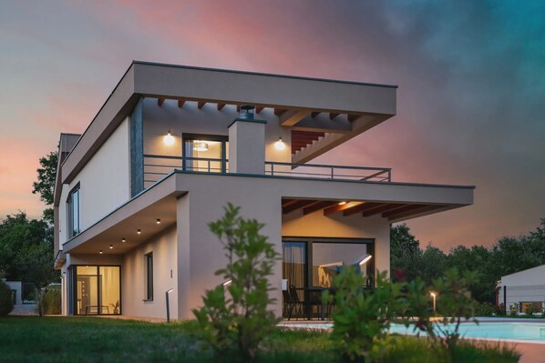 Villa | 5 bedrooms - Artsi in Svetvin Enat (Svetvincenat)