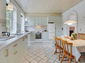 Fridge, dishwasher, cookware/dishes/utensils