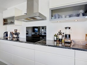 Fridge, microwave, dishwasher, cookware/dishes/utensils