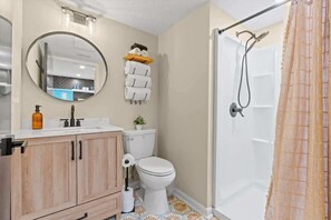 Doccia, asciugacapelli, asciugamani, sapone