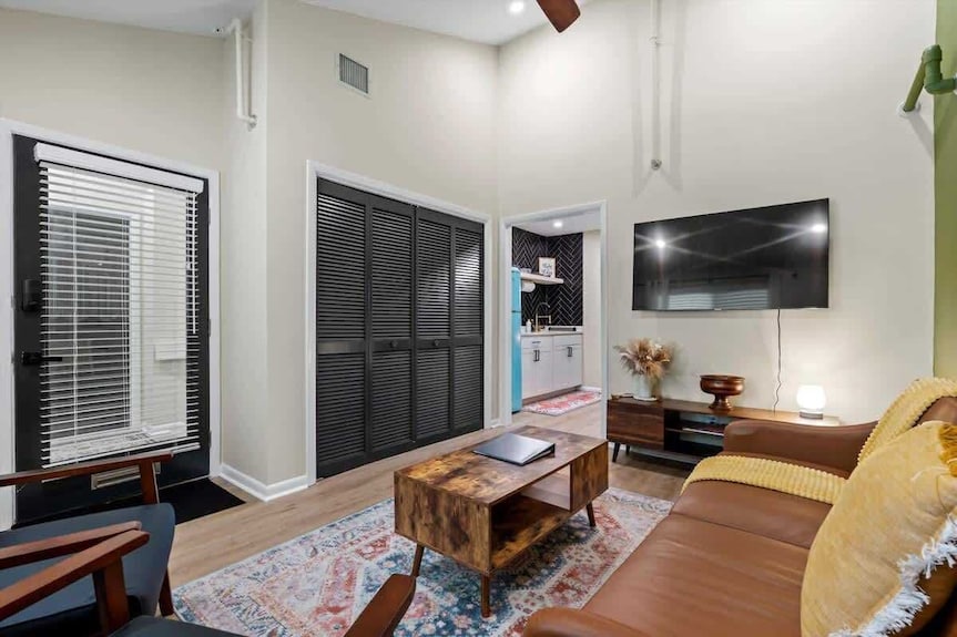 1 Block From Ab Town Center: The Coquina House 4 - Atlantic Beach, FL
