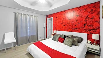 3 bedrooms, desk, iron/ironing board, WiFi