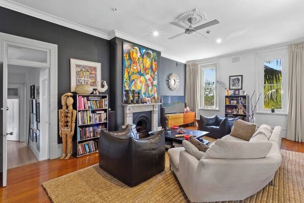 TV, DVD player, stereo, offices