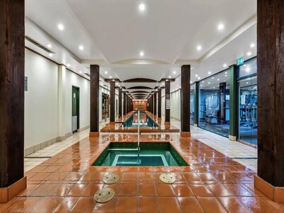 Darling Harbour Studio w Pool Sauna Gym Jacuzzi