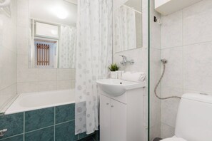 浴缸、肥皂、洗发水