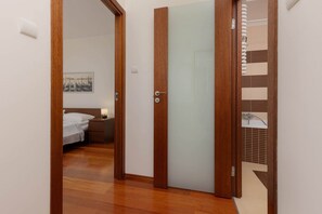 1 soverom, strykejern/-brett, wi-fi og sengetøy