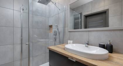 Family Apartment in Czyżyny | Parking and Balcony
