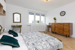 1 habitación, tabla de planchar con plancha, wifi y ropa de cama 