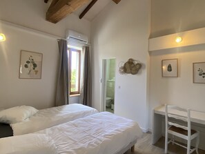 2 chambres, fer et planche à repasser, lit parapluie, Wi-Fi gratuit