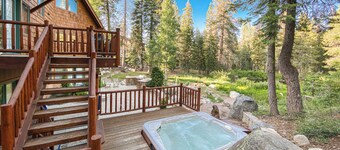 Silverado Lodge at Palisades - 4BR w/ Private Hot Tub, Ski Shuttle & Pet-Friendly!
