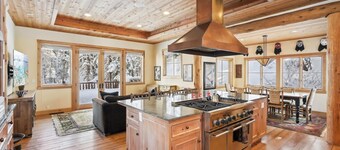 Silverado Lodge at Palisades - 4BR w/ Private Hot Tub, Ski Shuttle & Pet-Friendly!