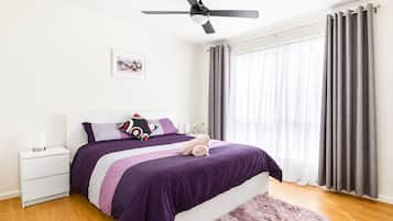 3 Schlafzimmer, Reisekinderbett, kostenloses WLAN, Bettwäsche
