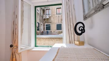 Apartment | Iron/ironing board, free WiFi