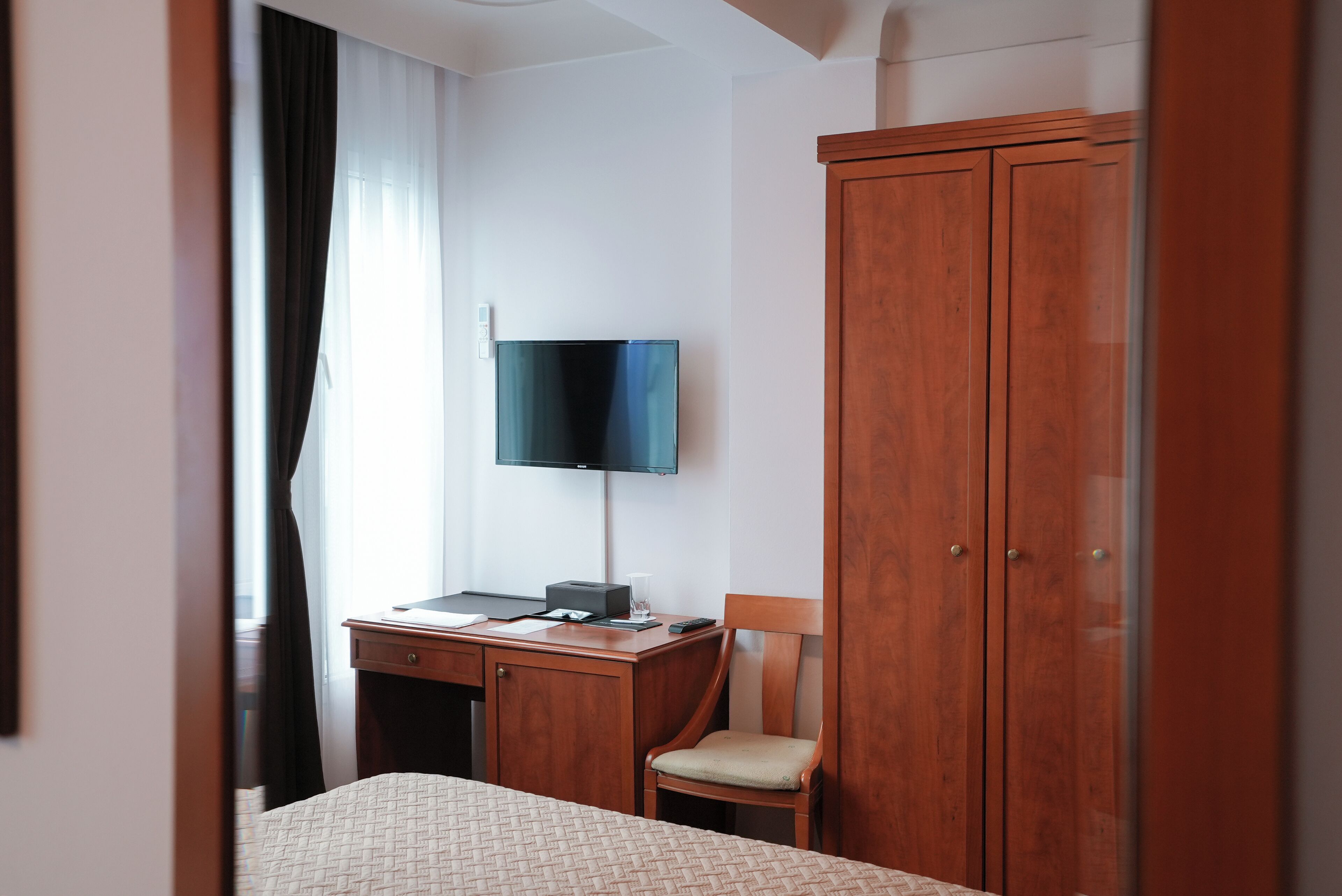Basic Double Room | Minibar, desk, soundproofing, free WiFi