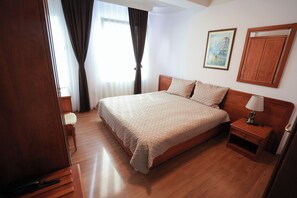 Basic-Doppelzimmer | Minibar, Schreibtisch, schallisolierte Zimmer, kostenloses WLAN