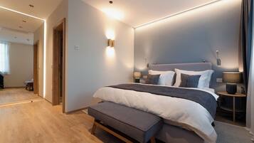 Deluxe Double Room, 1 Queen Bed | Free minibar items, desk, laptop workspace, free WiFi
