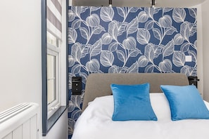 Comfort Studio | Desk, laptop workspace, free WiFi, bed sheets - North Laine Boutique (Brighton)