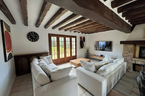 Smart TV, fireplace, video games, foosball