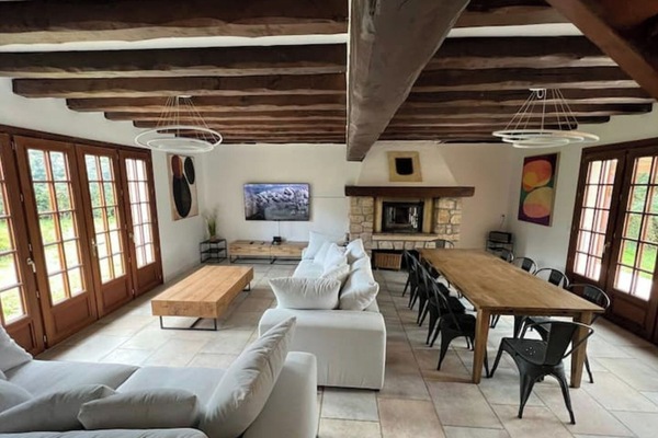 Smart TV, fireplace, video games, table football