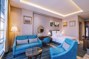 Chambre Panoramique | Minibar, bureau, espace de travail pour ordinateur portable