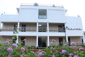 Fachada de la propiedad
