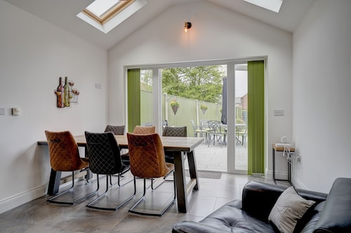 Dog Friendly Coastal Cottage by the Dunes